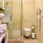 Appartement Leonardo50 Apartment- Modern With Parking & Balcony Near Metro - Boedapest