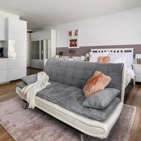 Διαμέρισμα Leonardo50 Apartment- Modern With Parking & Balcony Near Metro - *