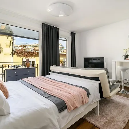 Leonardo50 Apartment- Modern With Parking & Balcony Near Metro - *