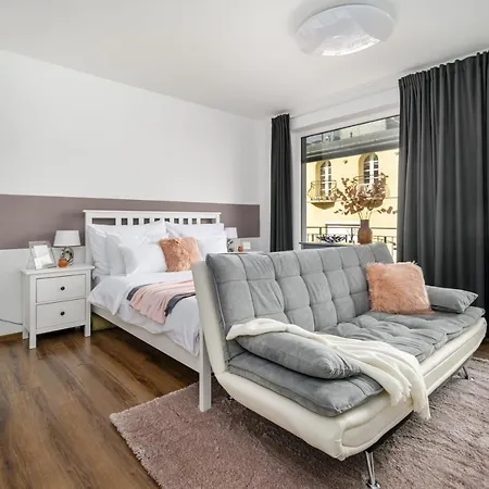 Leonardo50 Apartment- Modern With Parking & Balcony Near Metro - Διαμέρισμα
