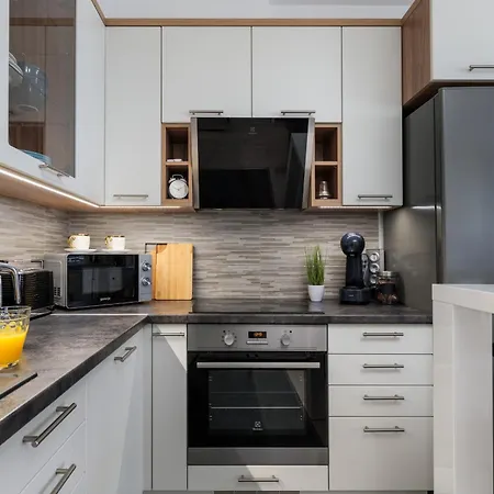 Leonardo50 Apartment- Modern With Parking & Balcony Near Metro - Διαμέρισμα Βουδαπέστη