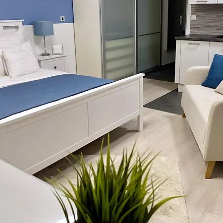 Leonardo50 Apartment- Modern With Parking & Balcony Near Metro - Διαμέρισμα