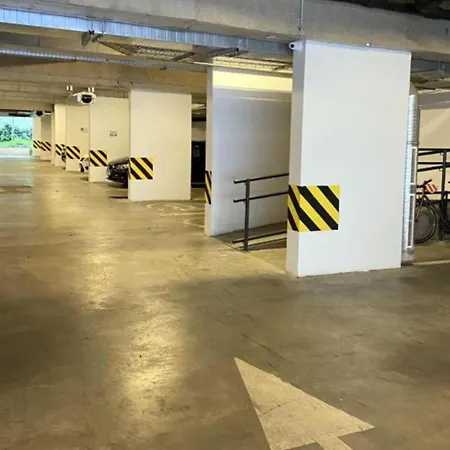 Leonardo50 Apartment- Modern With Parking & Balcony Near Metro - Appartamento