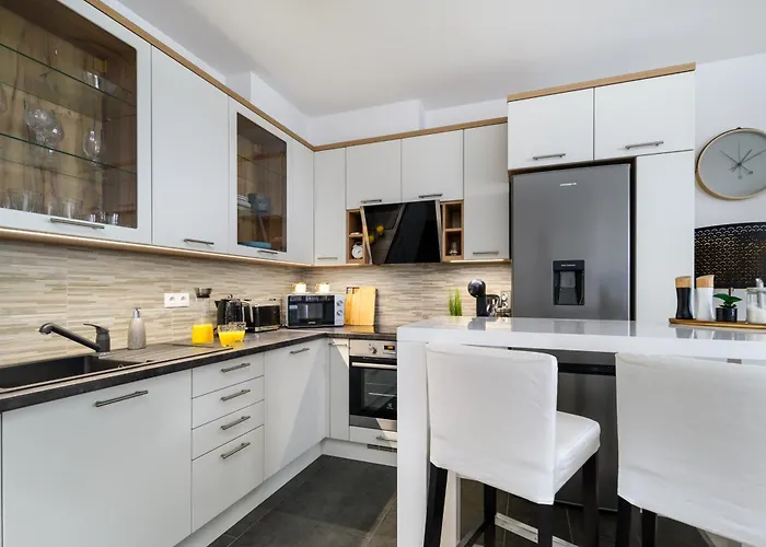 Apartmán Leonardo50 Apartment- Modern With Parking & Balcony Near Metro -