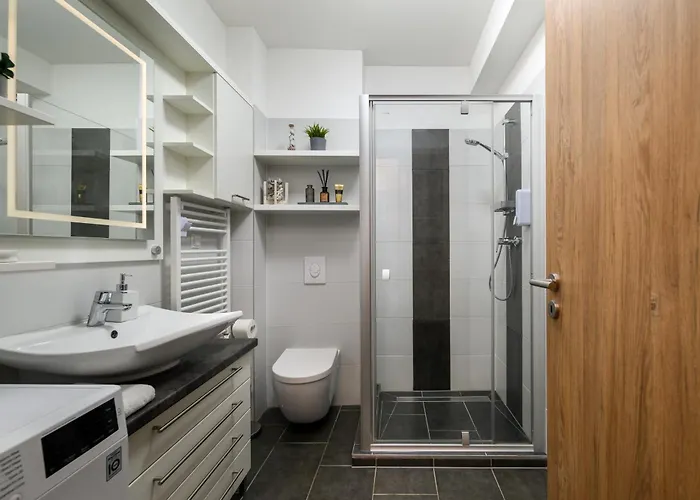 Apartmán Leonardo50 Apartment- Modern With Parking & Balcony Near Metro - *